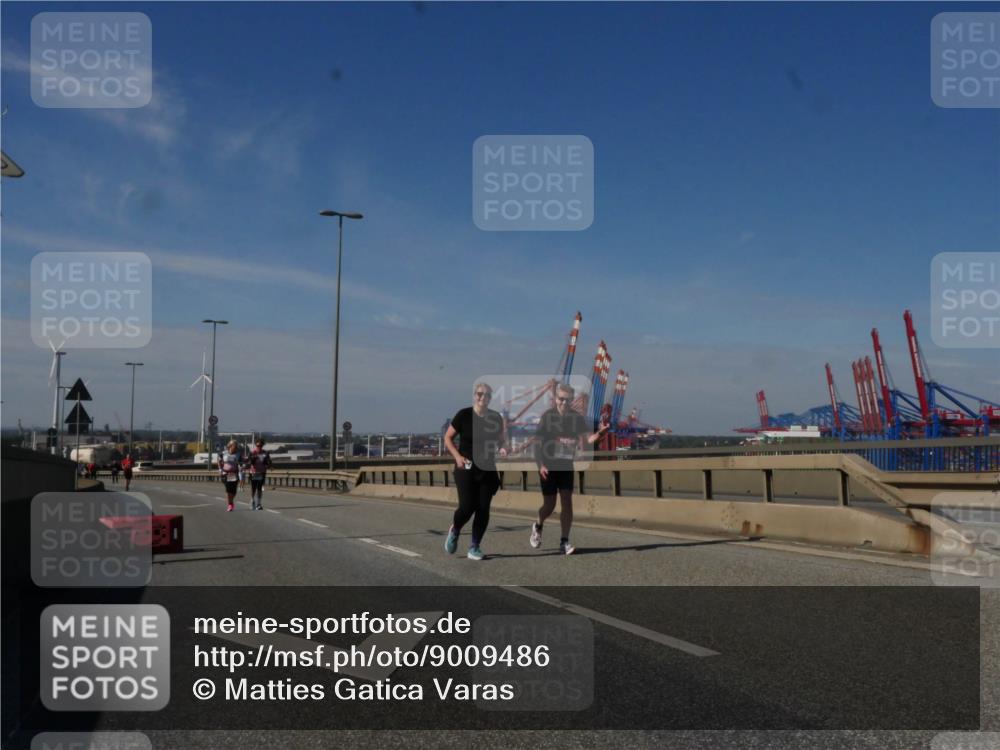 03.10.2025 - Köhlbrandbrückenlauf Matties Gatica Varas http://msf.ph/oto/9009486 03.10.2025 13:06:36 Position 2  meine-sportfotos.de