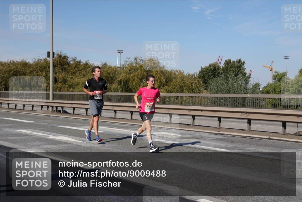 03.10.2025 - Köhlbrandbrückenlauf Julia Fischer http://msf.ph/oto/9009488 03.10.2025 12:53:02 Position 3  meine-sportfotos.de