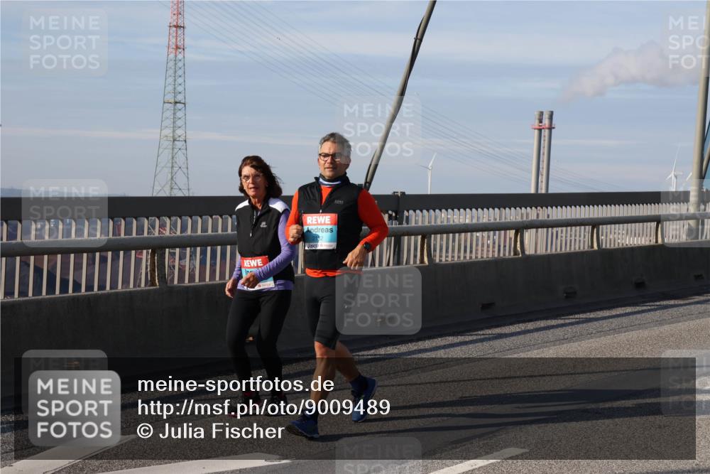 03.10.2025 - Köhlbrandbrückenlauf Julia Fischer http://msf.ph/oto/9009489 03.10.2025 10:13:25 Position 2  meine-sportfotos.de