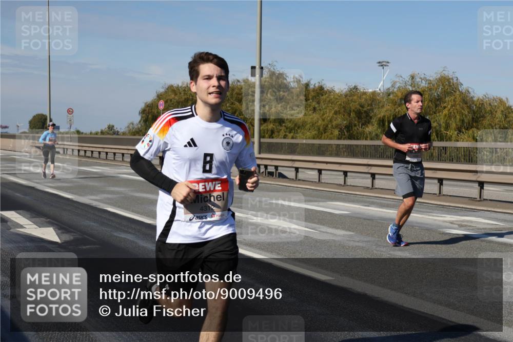 03.10.2025 - Köhlbrandbrückenlauf Julia Fischer http://msf.ph/oto/9009496 03.10.2025 12:53:03 Position 3 431 meine-sportfotos.de