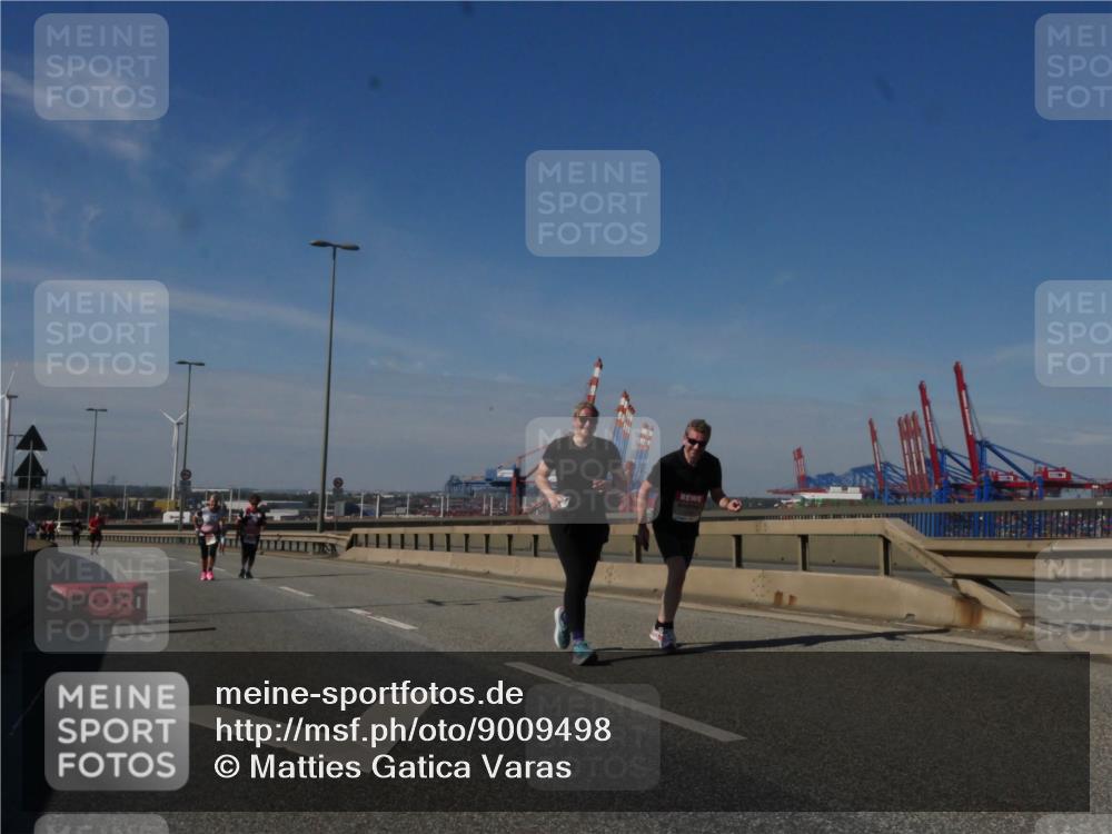 03.10.2025 - Köhlbrandbrückenlauf Matties Gatica Varas http://msf.ph/oto/9009498 03.10.2025 13:06:37 Position 2  meine-sportfotos.de