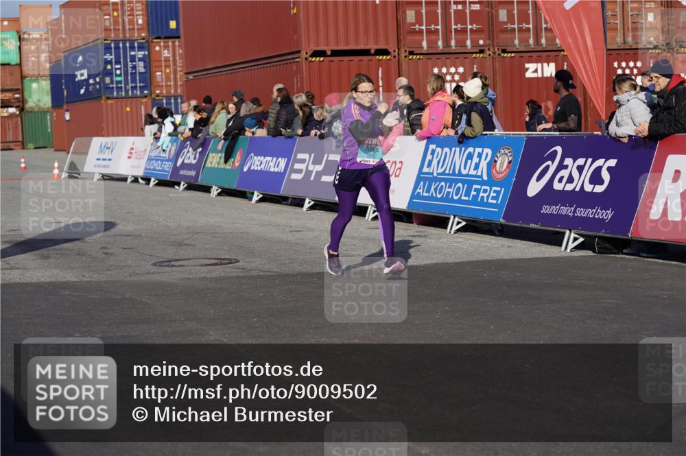 03.10.2025 - Köhlbrandbrückenlauf Michael Burmester http://msf.ph/oto/9009502 03.10.2025 10:10:35 Ziel 1093, 1217, 1413, 2015, 2728, 2890, 2891, 2964, 3032, 3345 meine-sportfotos.de