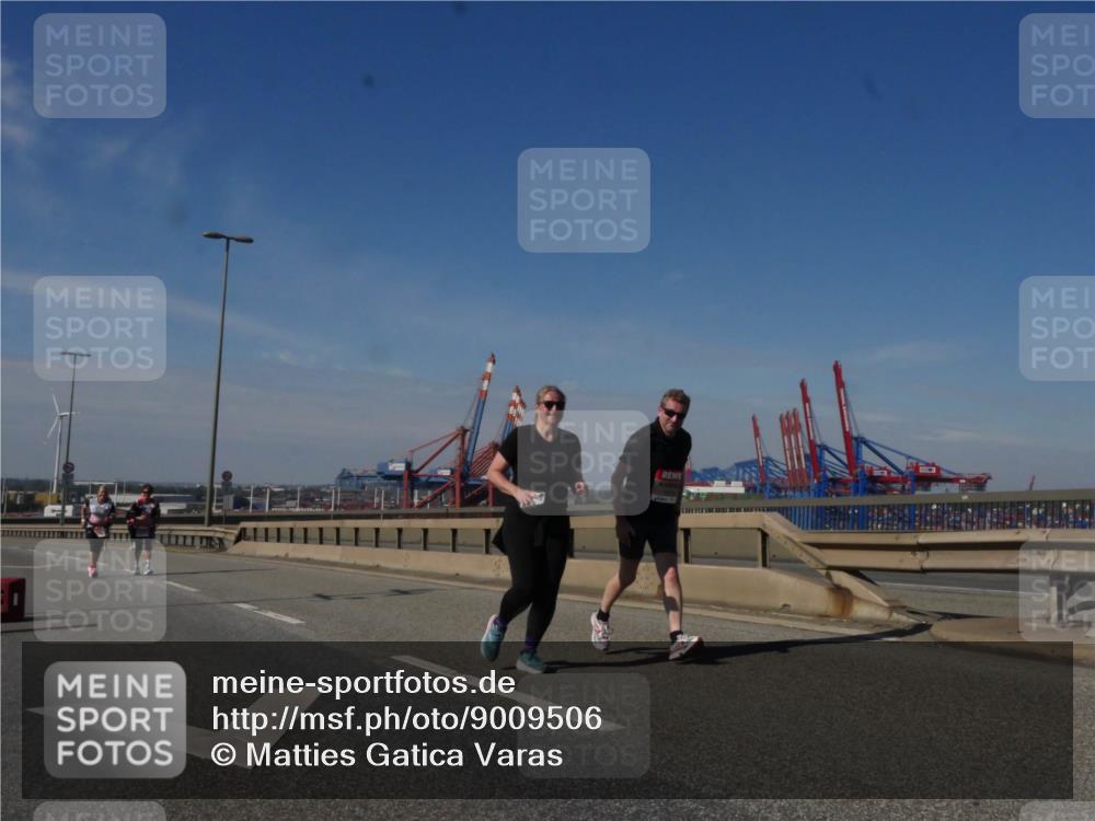 03.10.2025 - Köhlbrandbrückenlauf Matties Gatica Varas http://msf.ph/oto/9009506 03.10.2025 13:06:37 Position 2  meine-sportfotos.de