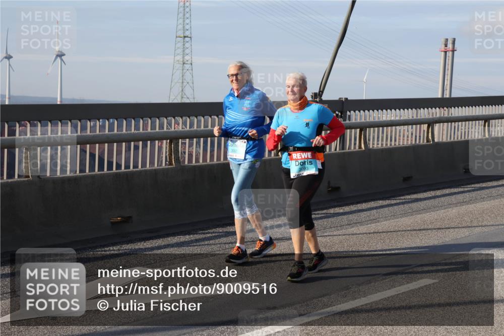 03.10.2025 - Köhlbrandbrückenlauf Julia Fischer http://msf.ph/oto/9009516 03.10.2025 10:13:39 Position 2 3092, 3093 meine-sportfotos.de