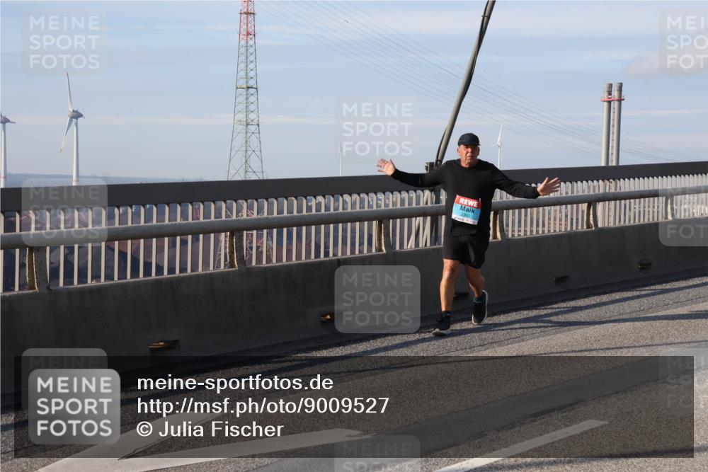 03.10.2025 - Köhlbrandbrückenlauf Julia Fischer http://msf.ph/oto/9009527 03.10.2025 10:13:53 Position 2 2360 meine-sportfotos.de