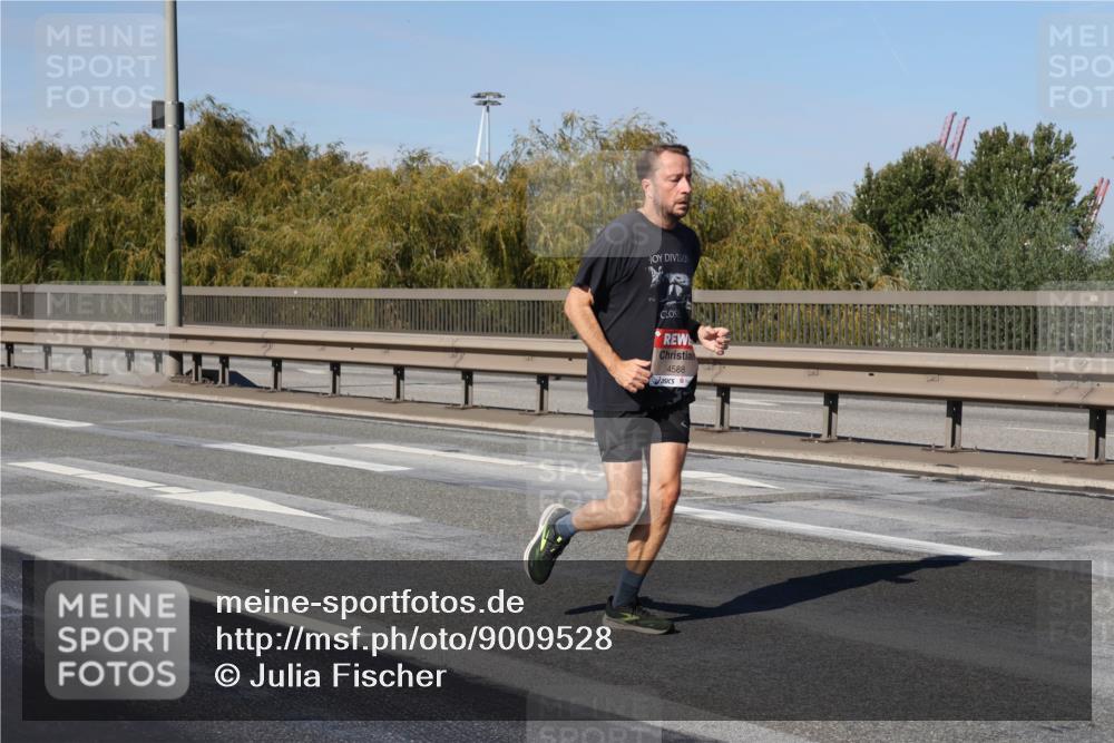 03.10.2025 - Köhlbrandbrückenlauf Julia Fischer http://msf.ph/oto/9009528 03.10.2025 12:53:14 Position 3 4588 meine-sportfotos.de