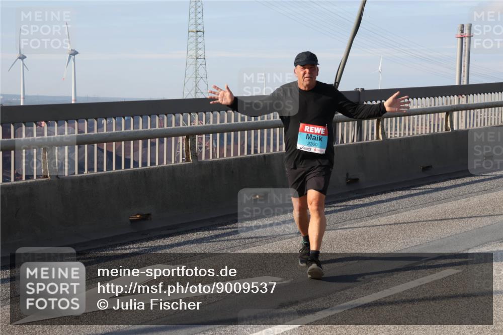 03.10.2025 - Köhlbrandbrückenlauf Julia Fischer http://msf.ph/oto/9009537 03.10.2025 10:13:55 Position 2 2360 meine-sportfotos.de