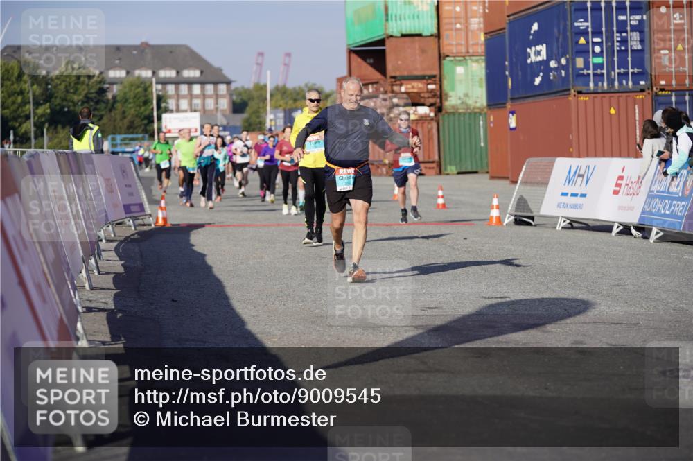 03.10.2025 - Köhlbrandbrückenlauf Michael Burmester http://msf.ph/oto/9009545 03.10.2025 10:10:38 Ziel 1217, 1413, 1701, 2015, 2891, 3032, 3345 meine-sportfotos.de