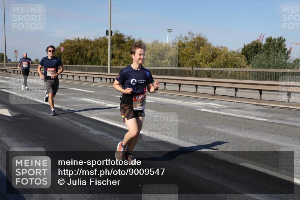 03.10.2025 - Köhlbrandbrückenlauf Julia Fischer http://msf.ph/oto/9009547 03.10.2025 12:53:18 Position 3 60 meine-sportfotos.de