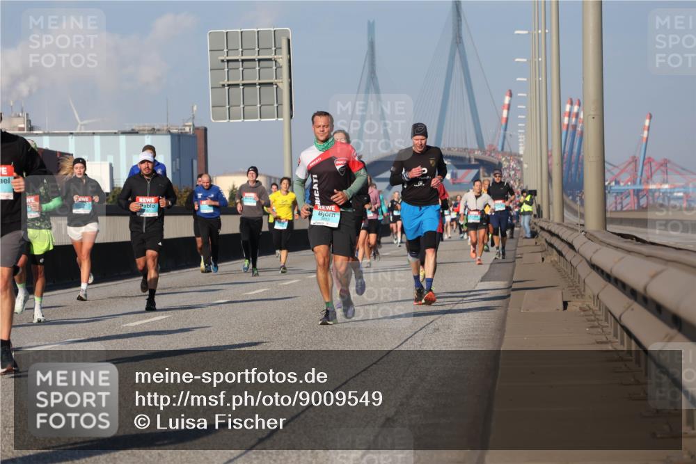 03.10.2025 - Köhlbrandbrückenlauf Luisa Fischer http://msf.ph/oto/9009549 03.10.2025 10:51:30 Position 3  meine-sportfotos.de