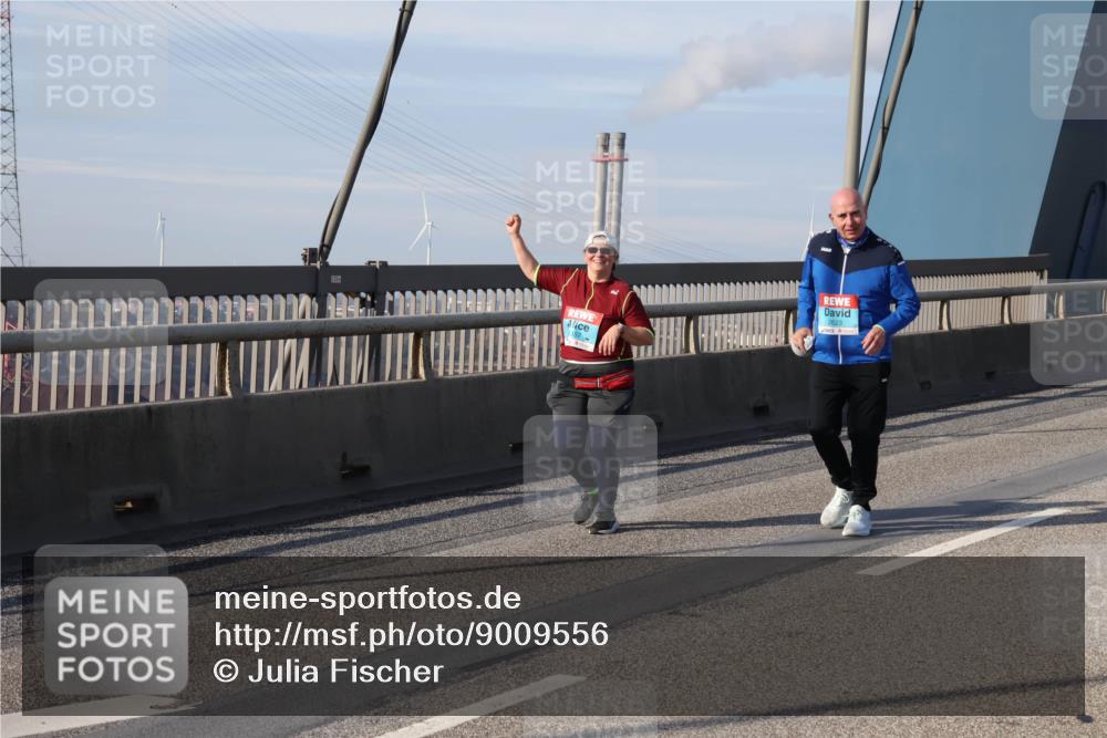 03.10.2025 - Köhlbrandbrückenlauf Julia Fischer http://msf.ph/oto/9009556 03.10.2025 10:14:21 Position 2 2623 meine-sportfotos.de