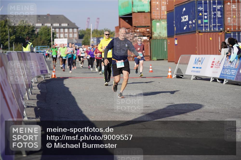 03.10.2025 - Köhlbrandbrückenlauf Michael Burmester http://msf.ph/oto/9009557 03.10.2025 10:10:38 Ziel 1217, 1413, 1701, 2015, 2891, 3032, 3345 meine-sportfotos.de