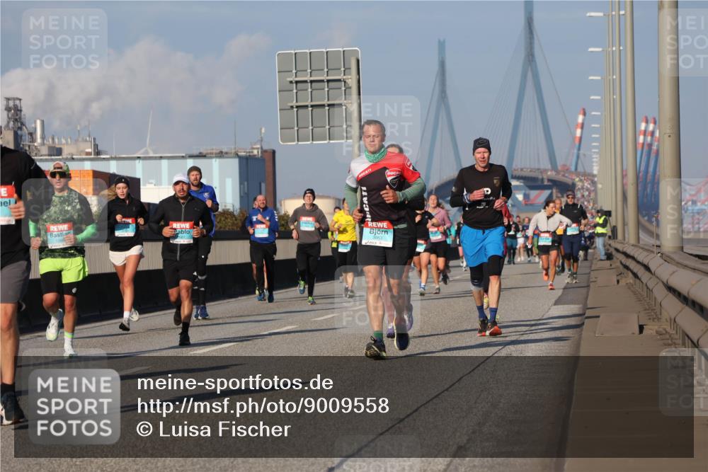 03.10.2025 - Köhlbrandbrückenlauf Luisa Fischer http://msf.ph/oto/9009558 03.10.2025 10:51:30 Position 3 3053 meine-sportfotos.de