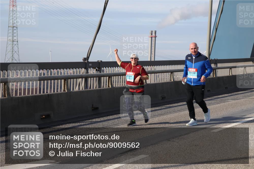03.10.2025 - Köhlbrandbrückenlauf Julia Fischer http://msf.ph/oto/9009562 03.10.2025 10:14:22 Position 2 2623 meine-sportfotos.de