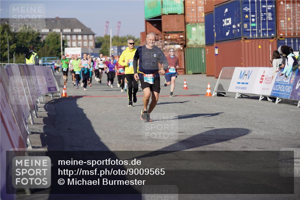 03.10.2025 - Köhlbrandbrückenlauf Michael Burmester http://msf.ph/oto/9009565 03.10.2025 10:10:39 Ziel 1217, 1413, 1701, 2015, 3032, 3345 meine-sportfotos.de