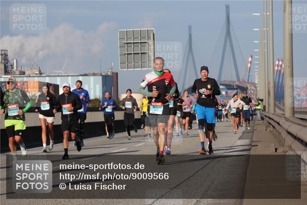 03.10.2025 - Köhlbrandbrückenlauf Luisa Fischer http://msf.ph/oto/9009566 03.10.2025 10:51:31 Position 3 3053 meine-sportfotos.de