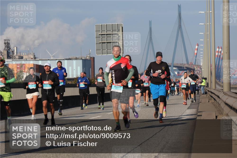 03.10.2025 - Köhlbrandbrückenlauf Luisa Fischer http://msf.ph/oto/9009573 03.10.2025 10:51:31 Position 3  meine-sportfotos.de