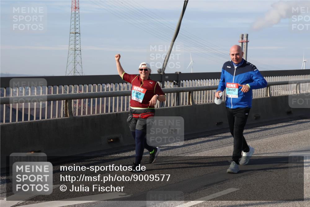 03.10.2025 - Köhlbrandbrückenlauf Julia Fischer http://msf.ph/oto/9009577 03.10.2025 10:14:23 Position 2 2623 meine-sportfotos.de