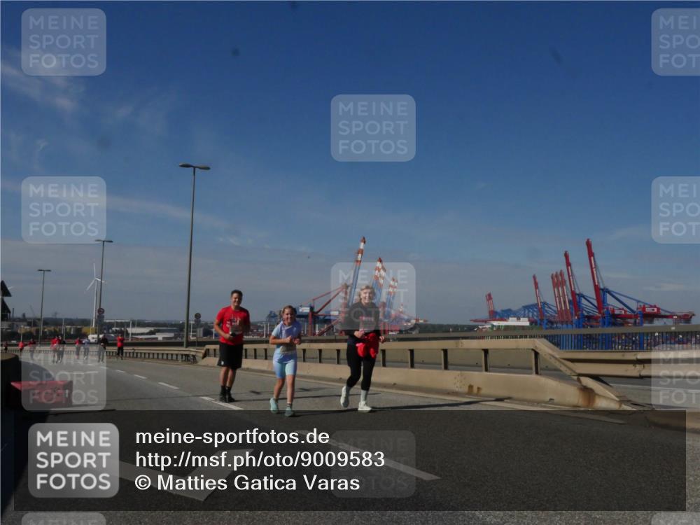 03.10.2025 - Köhlbrandbrückenlauf Matties Gatica Varas http://msf.ph/oto/9009583 03.10.2025 13:06:57 Position 2 11111 meine-sportfotos.de