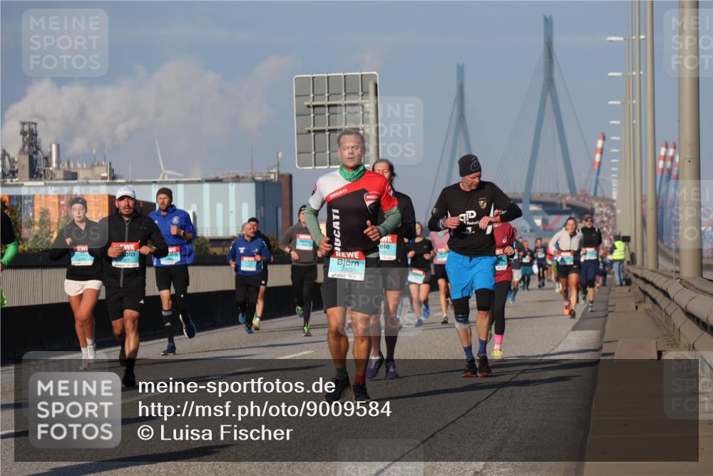 03.10.2025 - Köhlbrandbrückenlauf Luisa Fischer http://msf.ph/oto/9009584 03.10.2025 10:51:32 Position 3 3053 meine-sportfotos.de