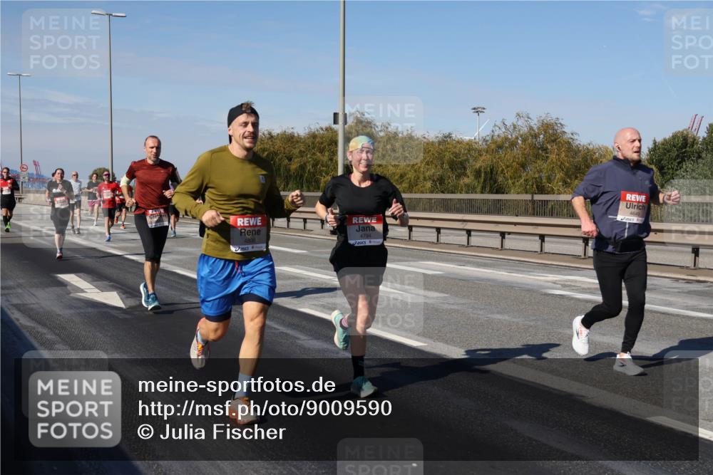 03.10.2025 - Köhlbrandbrückenlauf Julia Fischer http://msf.ph/oto/9009590 03.10.2025 12:53:23 Position 3 4806, 4794, 4649 meine-sportfotos.de