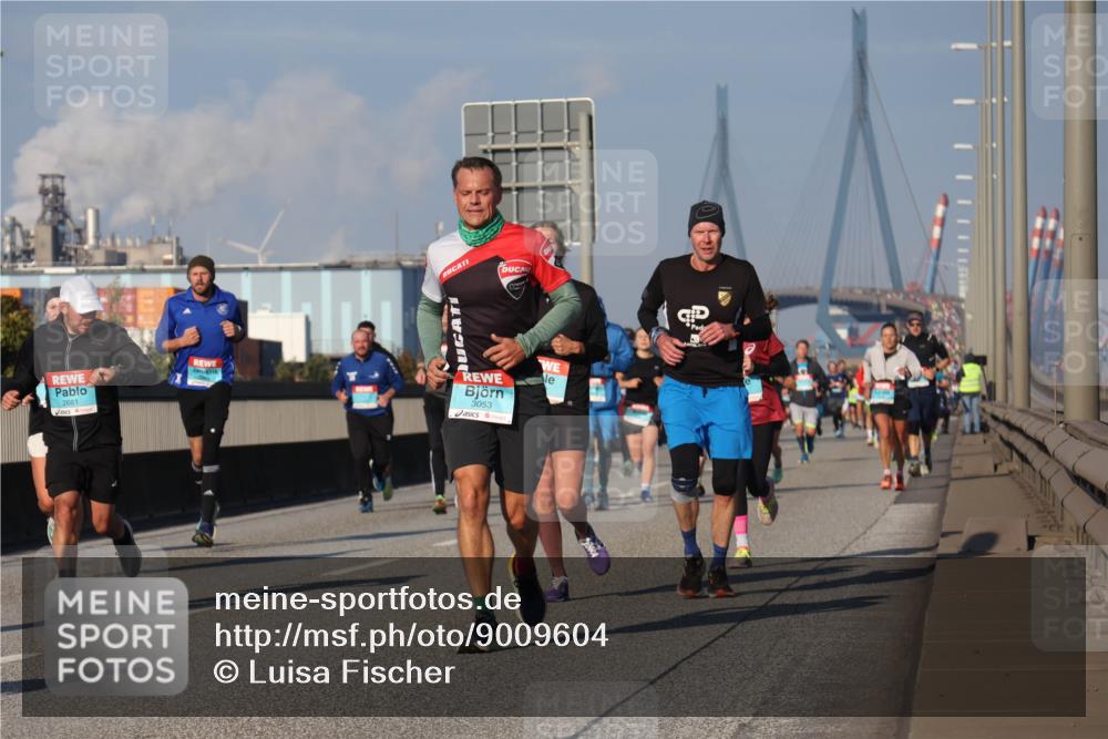 03.10.2025 - Köhlbrandbrückenlauf Luisa Fischer http://msf.ph/oto/9009604 03.10.2025 10:51:33 Position 3 2661, 3053 meine-sportfotos.de