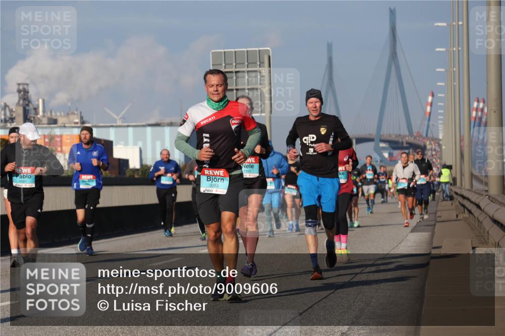 03.10.2025 - Köhlbrandbrückenlauf Luisa Fischer http://msf.ph/oto/9009606 03.10.2025 10:51:33 Position 3 2661, 3053, 1152 meine-sportfotos.de