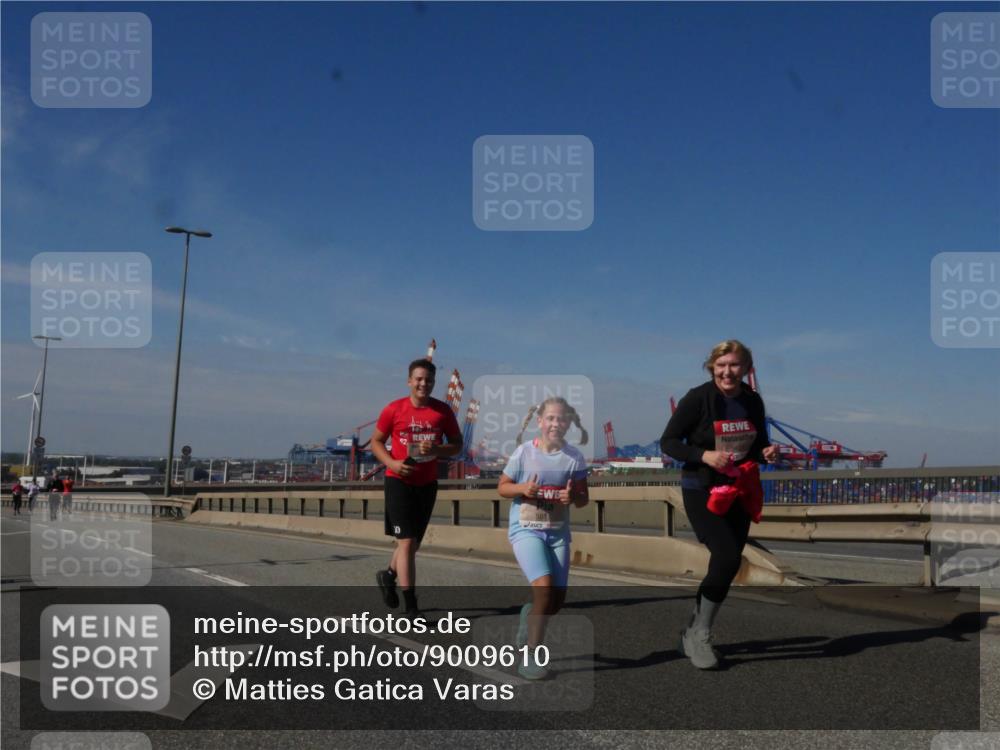 03.10.2025 - Köhlbrandbrückenlauf Matties Gatica Varas http://msf.ph/oto/9009610 03.10.2025 13:06:59 Position 2  meine-sportfotos.de