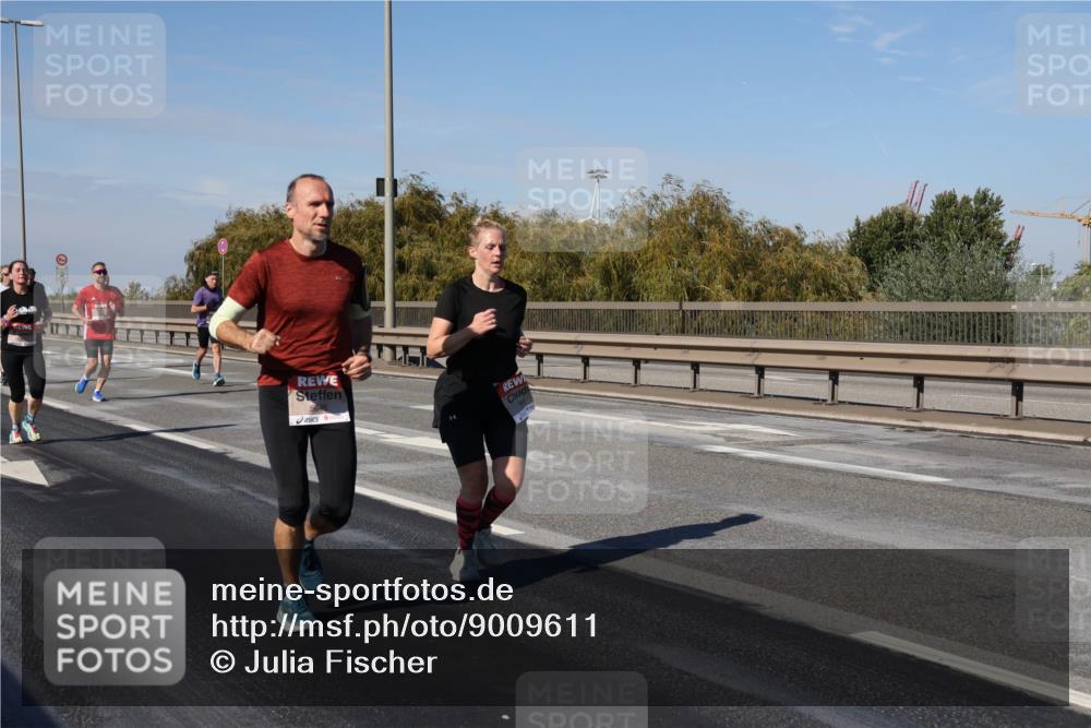 03.10.2025 - Köhlbrandbrückenlauf Julia Fischer http://msf.ph/oto/9009611 03.10.2025 12:53:25 Position 3  meine-sportfotos.de