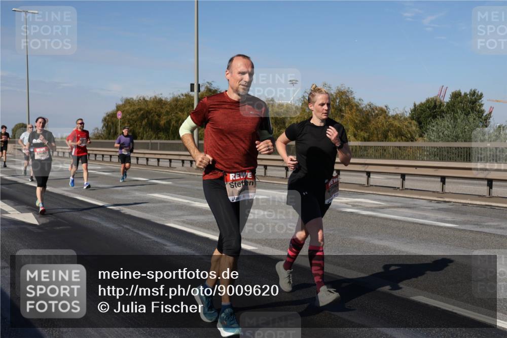 03.10.2025 - Köhlbrandbrückenlauf Julia Fischer http://msf.ph/oto/9009620 03.10.2025 12:53:25 Position 3  meine-sportfotos.de
