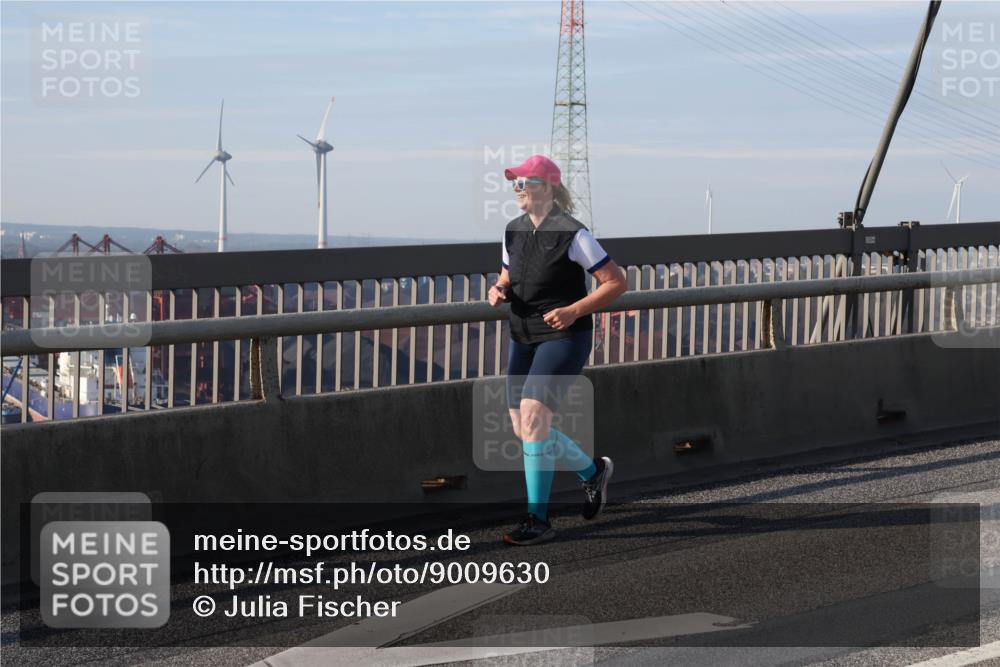 03.10.2025 - Köhlbrandbrückenlauf Julia Fischer http://msf.ph/oto/9009630 03.10.2025 10:15:01 Position 2  meine-sportfotos.de