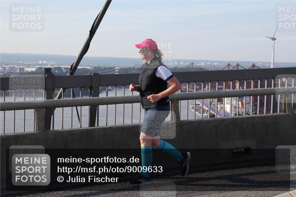 03.10.2025 - Köhlbrandbrückenlauf Julia Fischer http://msf.ph/oto/9009633 03.10.2025 10:15:02 Position 2  meine-sportfotos.de