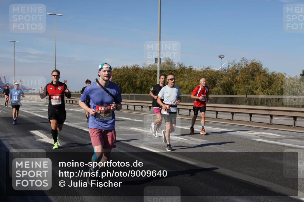 03.10.2025 - Köhlbrandbrückenlauf Julia Fischer http://msf.ph/oto/9009640 03.10.2025 12:53:30 Position 3 5970, 361 meine-sportfotos.de