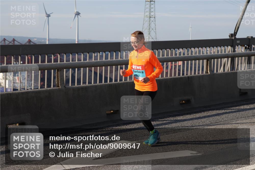 03.10.2025 - Köhlbrandbrückenlauf Julia Fischer http://msf.ph/oto/9009647 03.10.2025 10:16:01 Position 2 2669 meine-sportfotos.de