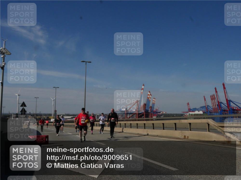 03.10.2025 - Köhlbrandbrückenlauf Matties Gatica Varas http://msf.ph/oto/9009651 03.10.2025 13:07:15 Position 2  meine-sportfotos.de