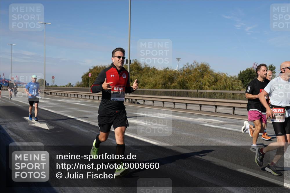 03.10.2025 - Köhlbrandbrückenlauf Julia Fischer http://msf.ph/oto/9009660 03.10.2025 12:53:32 Position 3 50, 6696, 361, 5959 meine-sportfotos.de