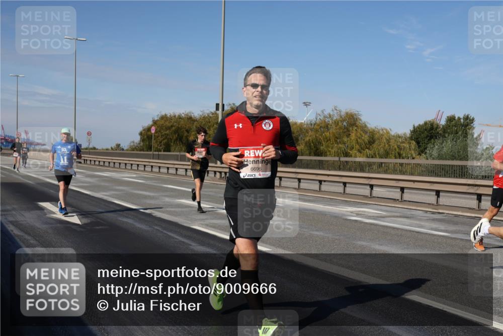 03.10.2025 - Köhlbrandbrückenlauf Julia Fischer http://msf.ph/oto/9009666 03.10.2025 12:53:32 Position 3 50, 6696 meine-sportfotos.de