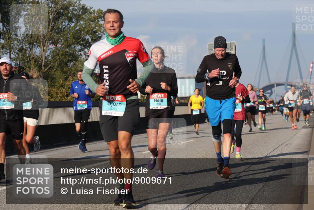 03.10.2025 - Köhlbrandbrückenlauf Luisa Fischer http://msf.ph/oto/9009671 03.10.2025 10:51:36 Position 3 2661, 3753, 3053, 1152 meine-sportfotos.de