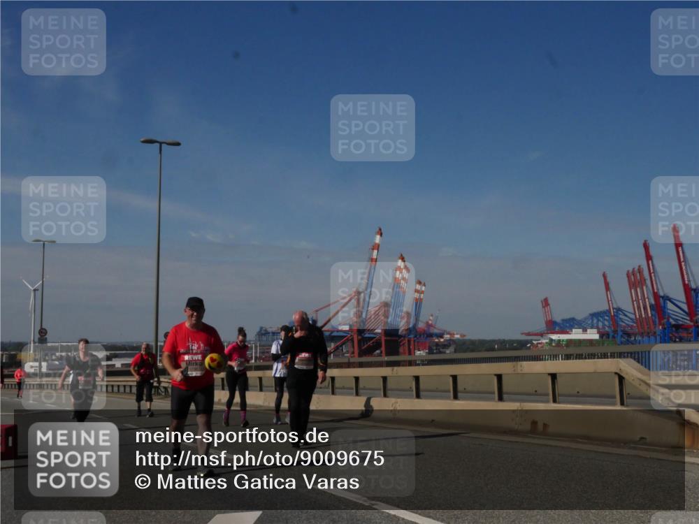03.10.2025 - Köhlbrandbrückenlauf Matties Gatica Varas http://msf.ph/oto/9009675 03.10.2025 13:07:17 Position 2 5736 meine-sportfotos.de