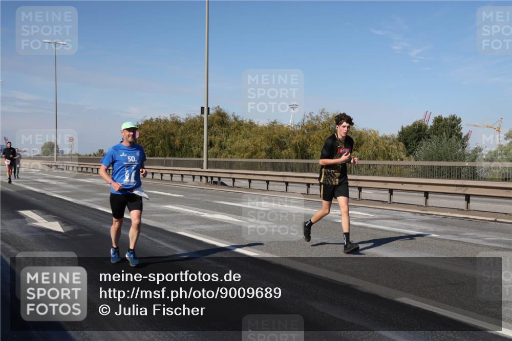 03.10.2025 - Köhlbrandbrückenlauf Julia Fischer http://msf.ph/oto/9009689 03.10.2025 12:53:34 Position 3 50 meine-sportfotos.de