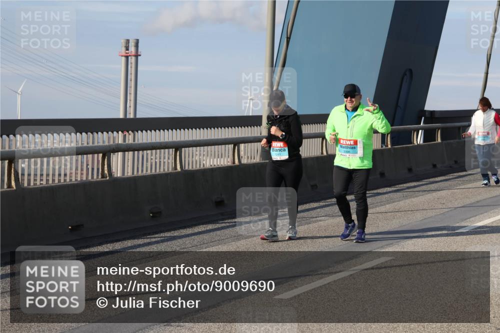 03.10.2025 - Köhlbrandbrückenlauf Julia Fischer http://msf.ph/oto/9009690 03.10.2025 10:16:58 Position 2 1241, 3396 meine-sportfotos.de