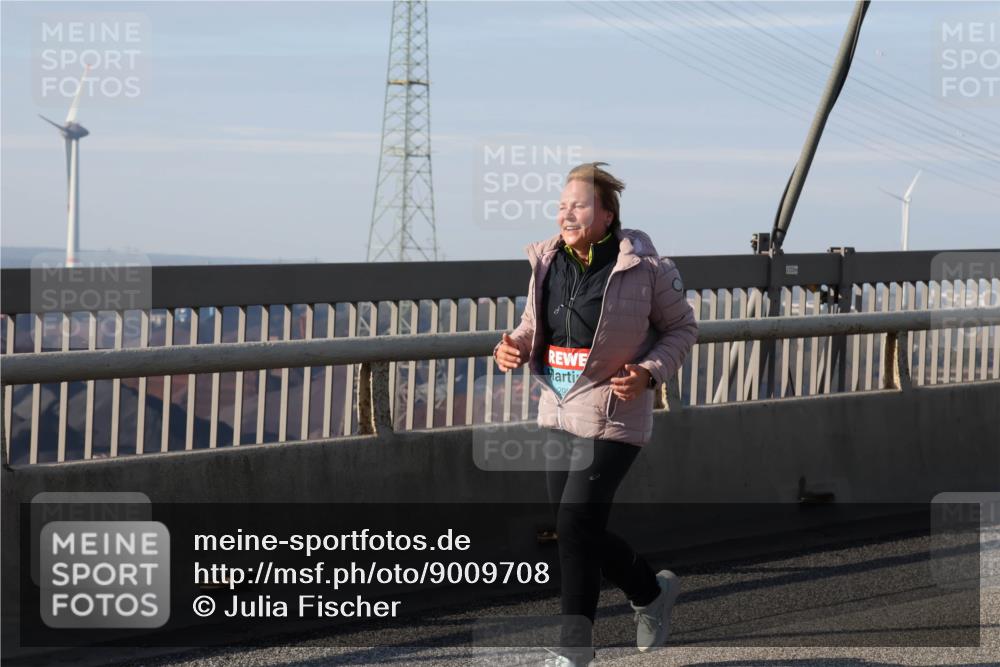 03.10.2025 - Köhlbrandbrückenlauf Julia Fischer http://msf.ph/oto/9009708 03.10.2025 10:17:07 Position 2  meine-sportfotos.de