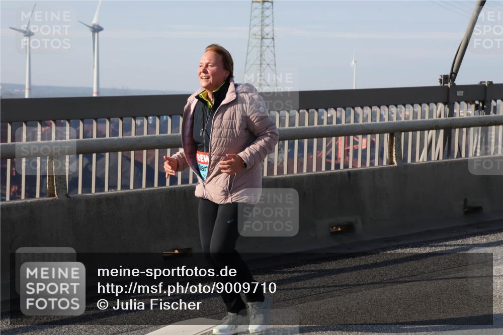 03.10.2025 - Köhlbrandbrückenlauf Julia Fischer http://msf.ph/oto/9009710 03.10.2025 10:17:07 Position 2  meine-sportfotos.de