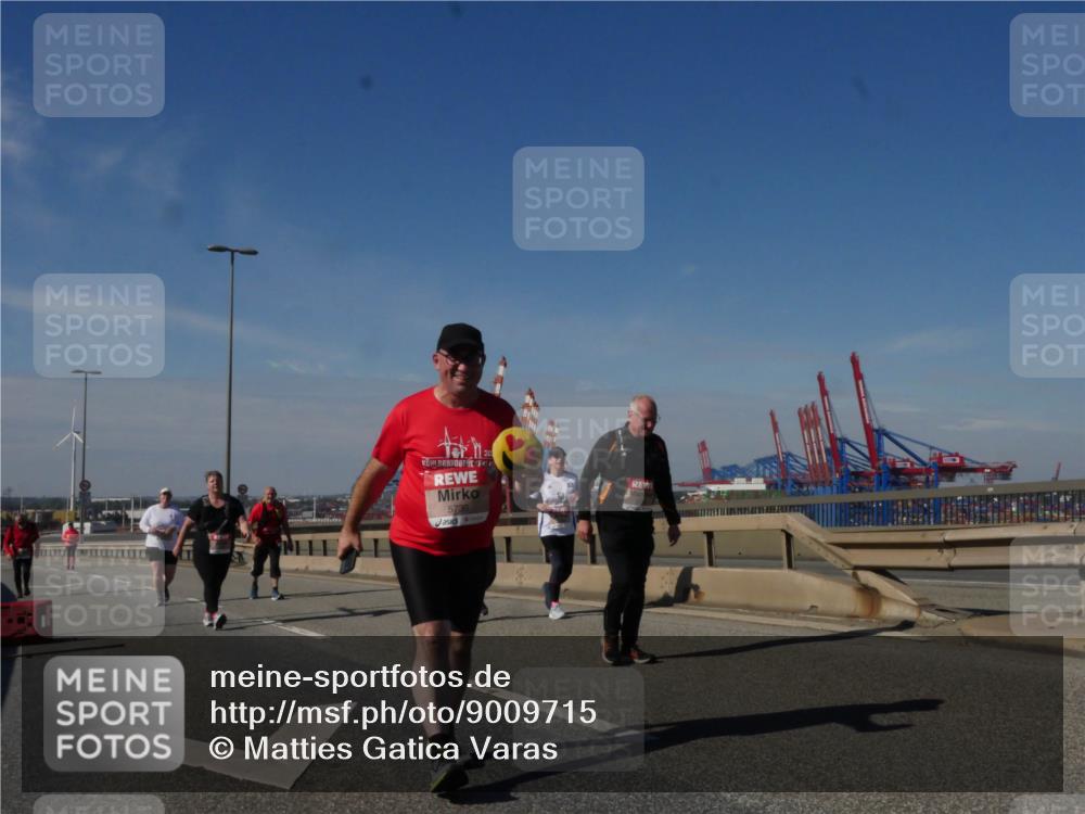 03.10.2025 - Köhlbrandbrückenlauf Matties Gatica Varas http://msf.ph/oto/9009715 03.10.2025 13:07:20 Position 2 5736, 20 meine-sportfotos.de