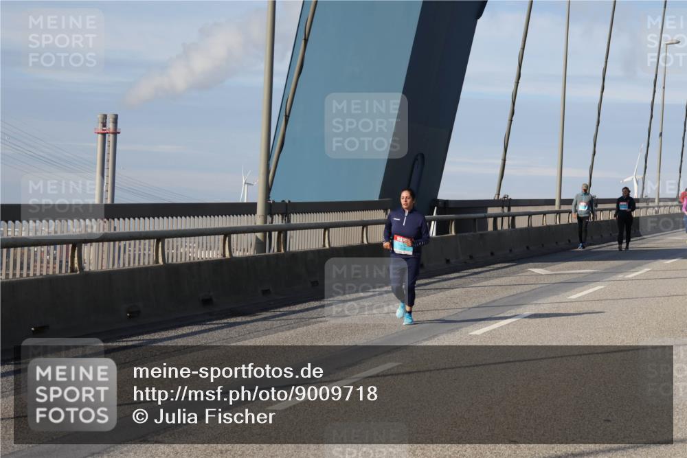 03.10.2025 - Köhlbrandbrückenlauf Julia Fischer http://msf.ph/oto/9009718 03.10.2025 10:17:43 Position 2  meine-sportfotos.de