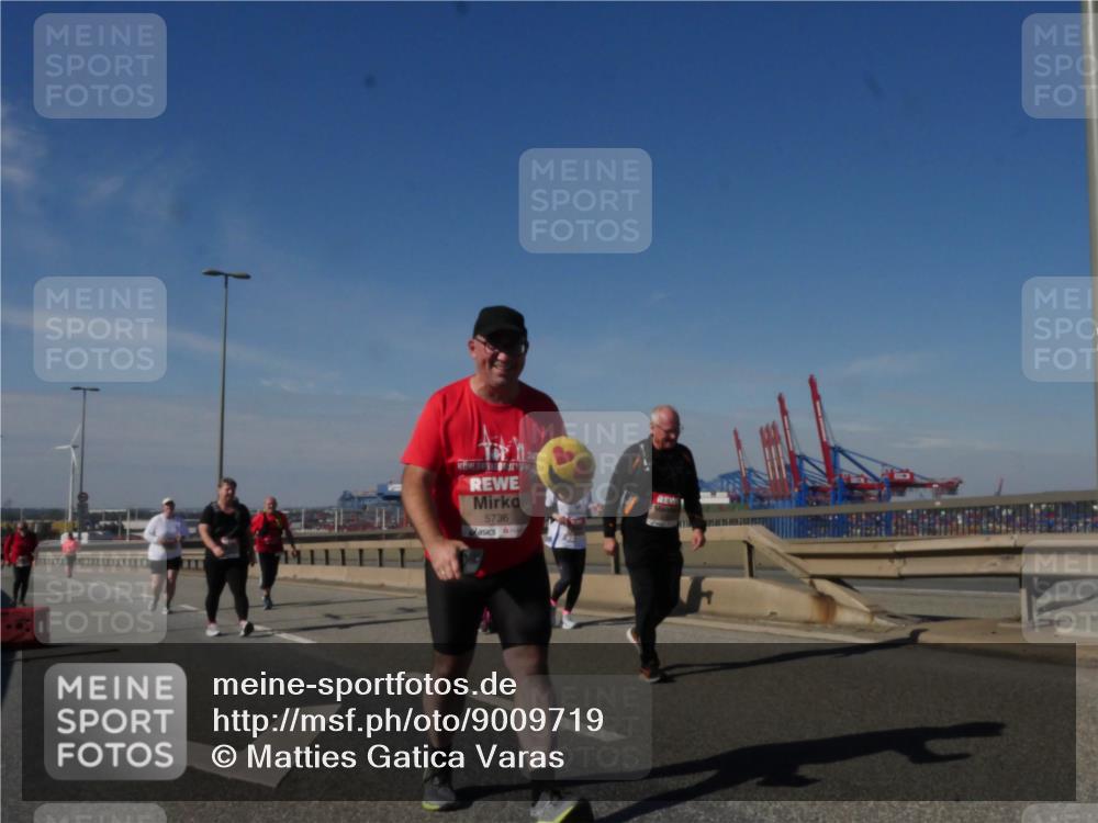 03.10.2025 - Köhlbrandbrückenlauf Matties Gatica Varas http://msf.ph/oto/9009719 03.10.2025 13:07:20 Position 2 5736 meine-sportfotos.de