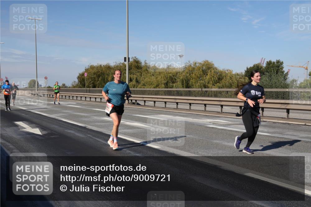 03.10.2025 - Köhlbrandbrückenlauf Julia Fischer http://msf.ph/oto/9009721 03.10.2025 12:53:44 Position 3  meine-sportfotos.de