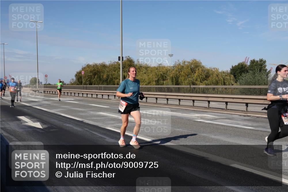 03.10.2025 - Köhlbrandbrückenlauf Julia Fischer http://msf.ph/oto/9009725 03.10.2025 12:53:44 Position 3  meine-sportfotos.de