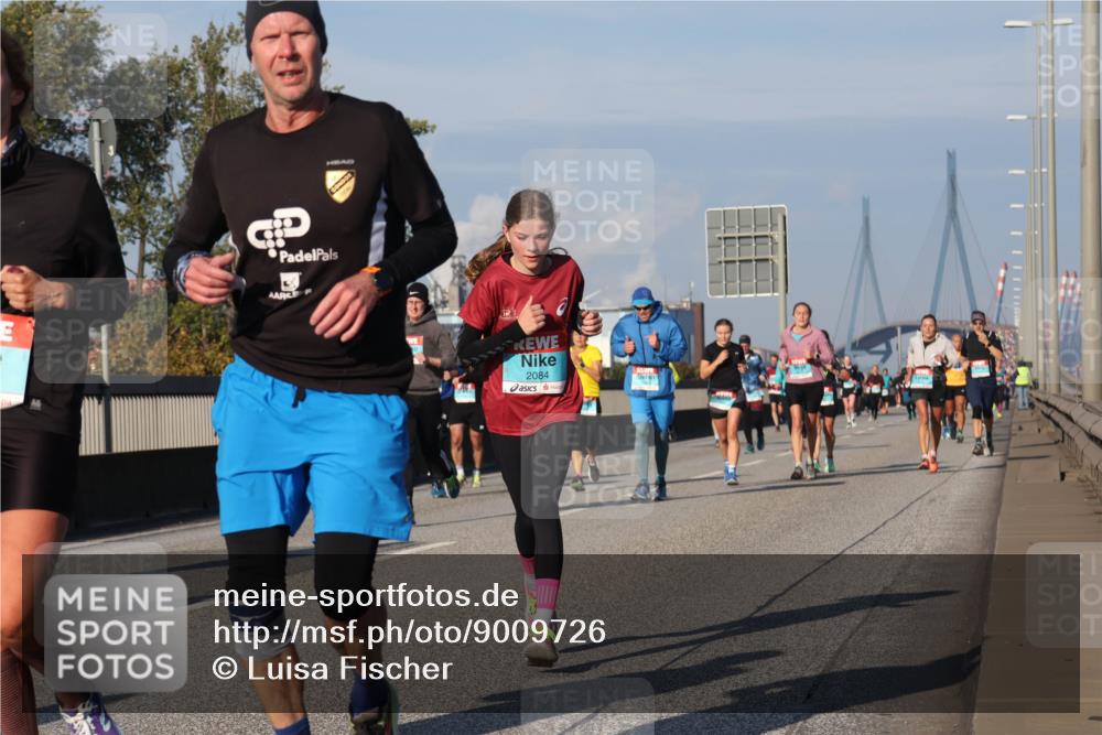 03.10.2025 - Köhlbrandbrückenlauf Luisa Fischer http://msf.ph/oto/9009726 03.10.2025 10:51:39 Position 3 2084 meine-sportfotos.de
