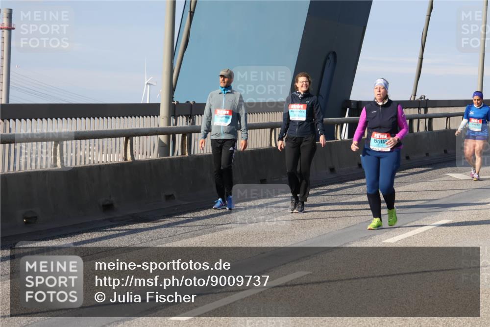 03.10.2025 - Köhlbrandbrückenlauf Julia Fischer http://msf.ph/oto/9009737 03.10.2025 10:17:56 Position 2 260 meine-sportfotos.de